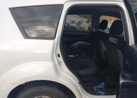 2011 Mitsubishi Outlander Es z USA, uszkodzony, nr VIN JA4AS2AW8BU037297